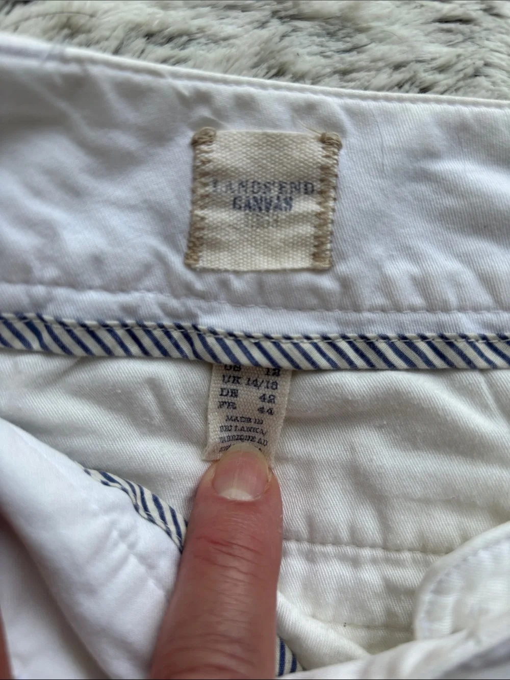 Land’s End Canvas White Cotton chino Shorts - Casual Tailored Fit SZ 12